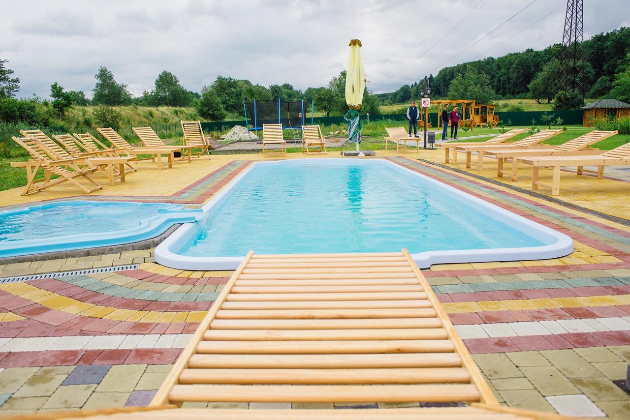 Zarichna Hotel Дрогобич Екстериор снимка