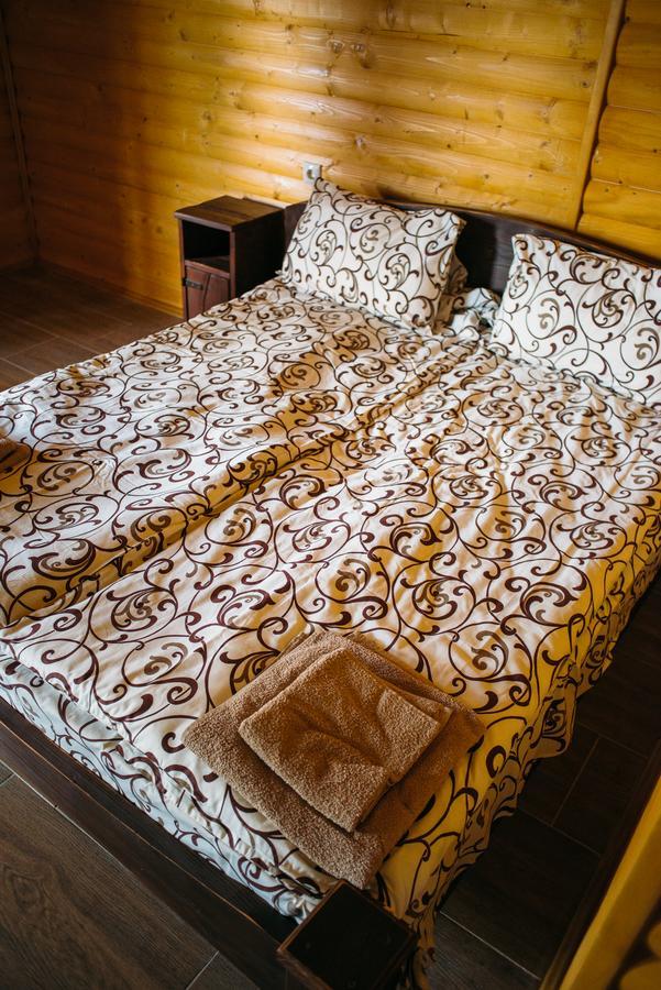 Zarichna Hotel Дрогобич Екстериор снимка